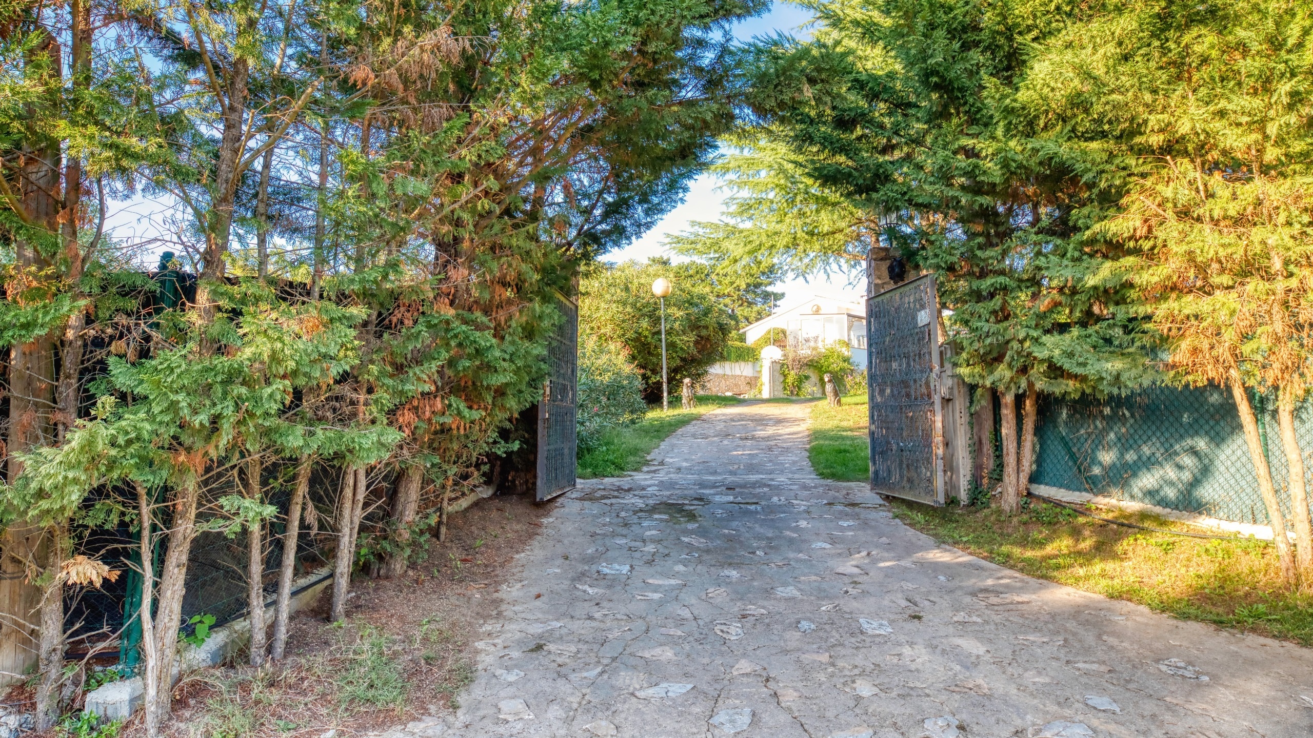 Villas de vacances Costa Brava Countryside Espagne - Villa Can Bernardi - Vue sur la rue arrivée à l’établissement