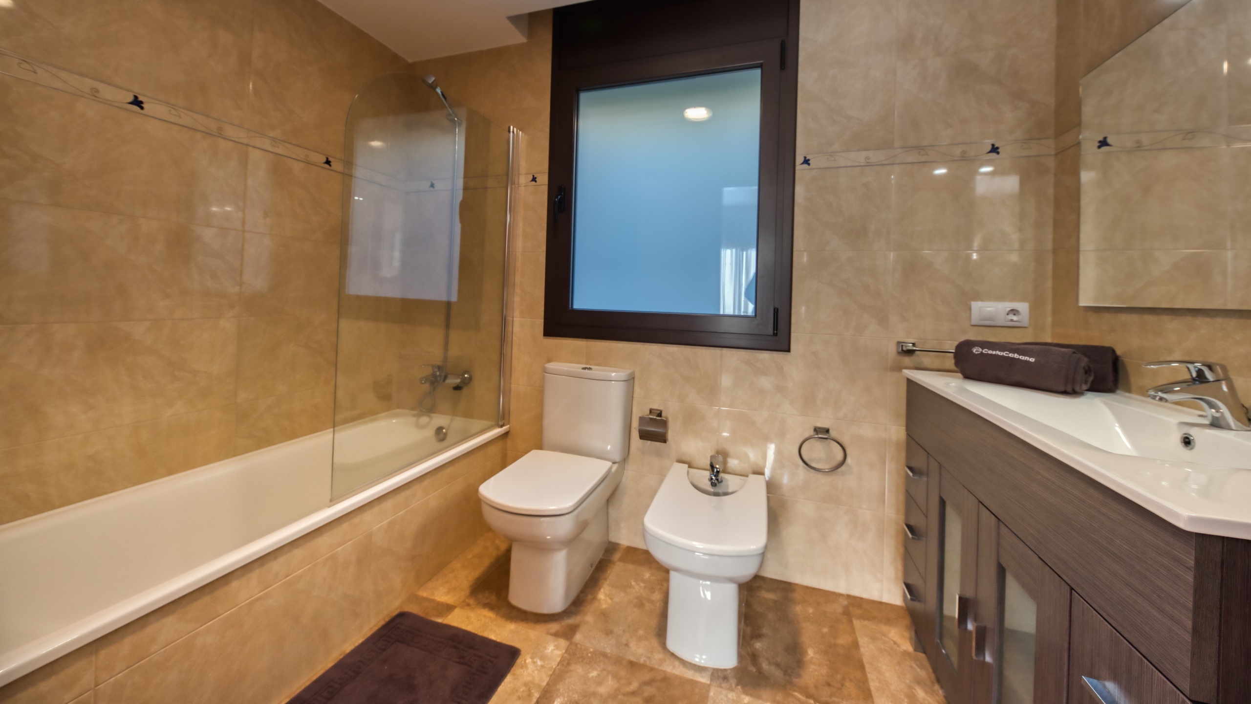 Villas de vacances Costa Brava Espagne - Villa Grace - Salle de bain attenante 