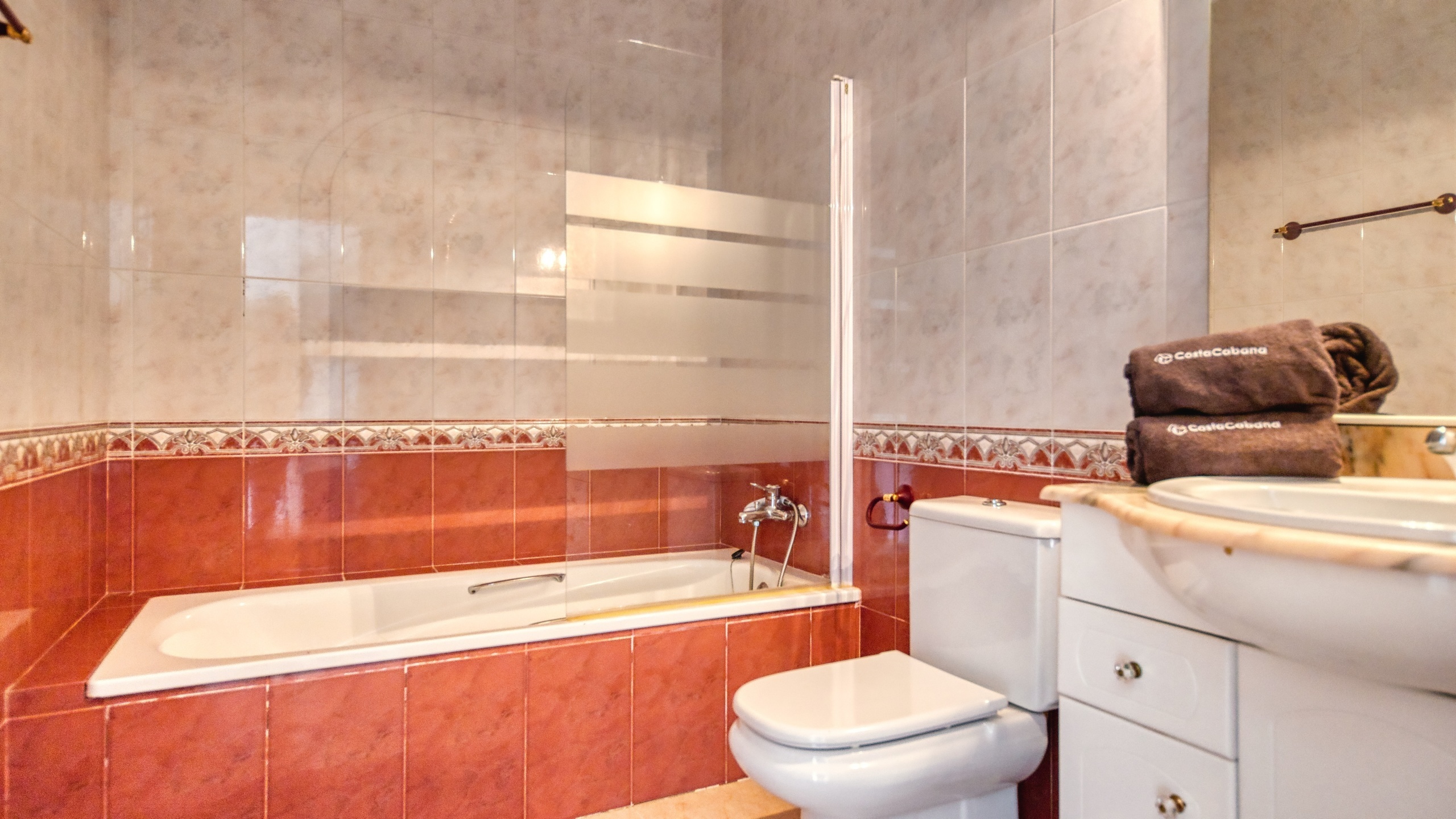 Villas de vacances Costa Brava Espagne - Villa Sunrise - Salle de bain attenante 