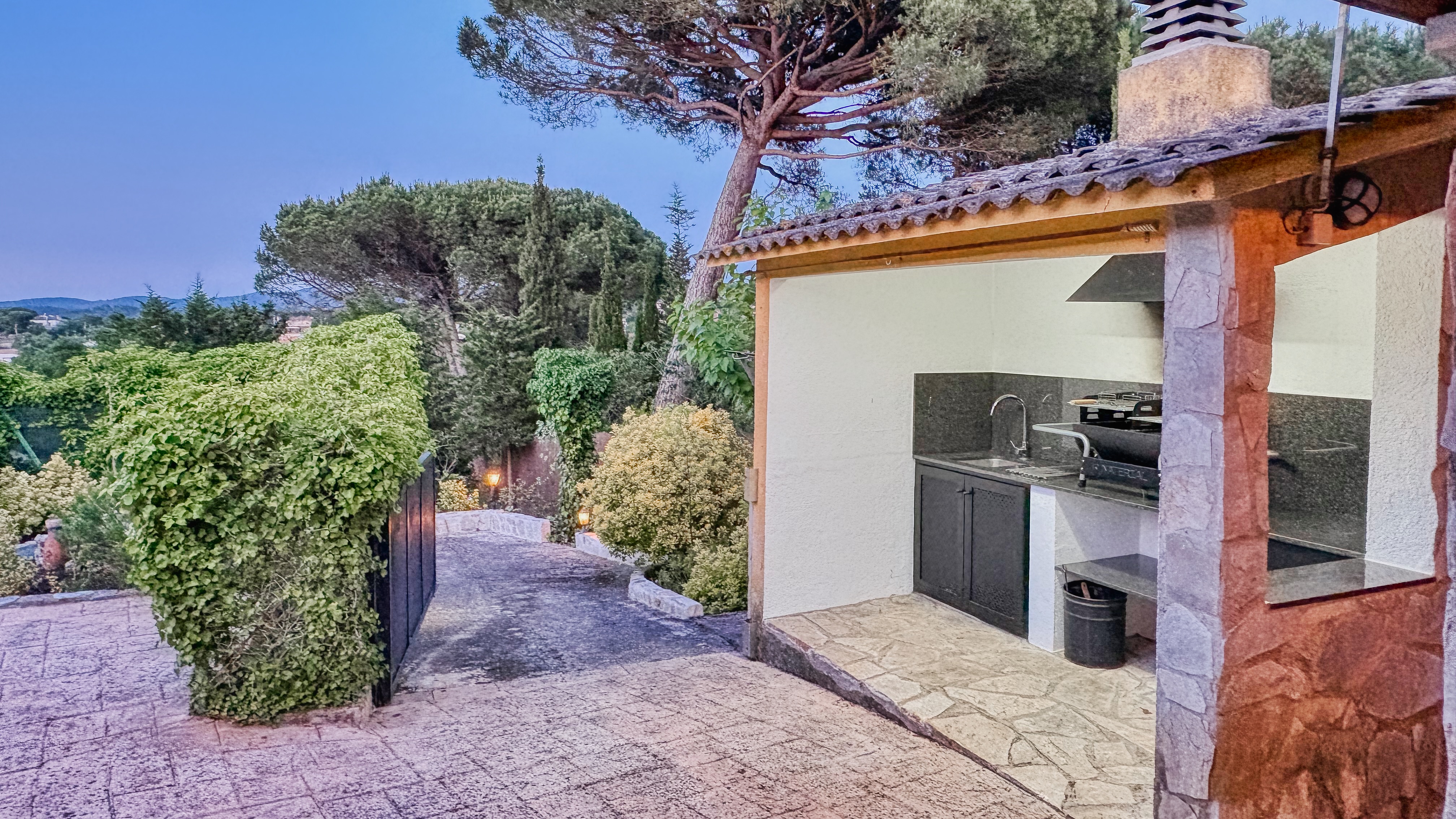 Villas de vacances Costa Brava Espagne - Villa Iako - Espace barbecue