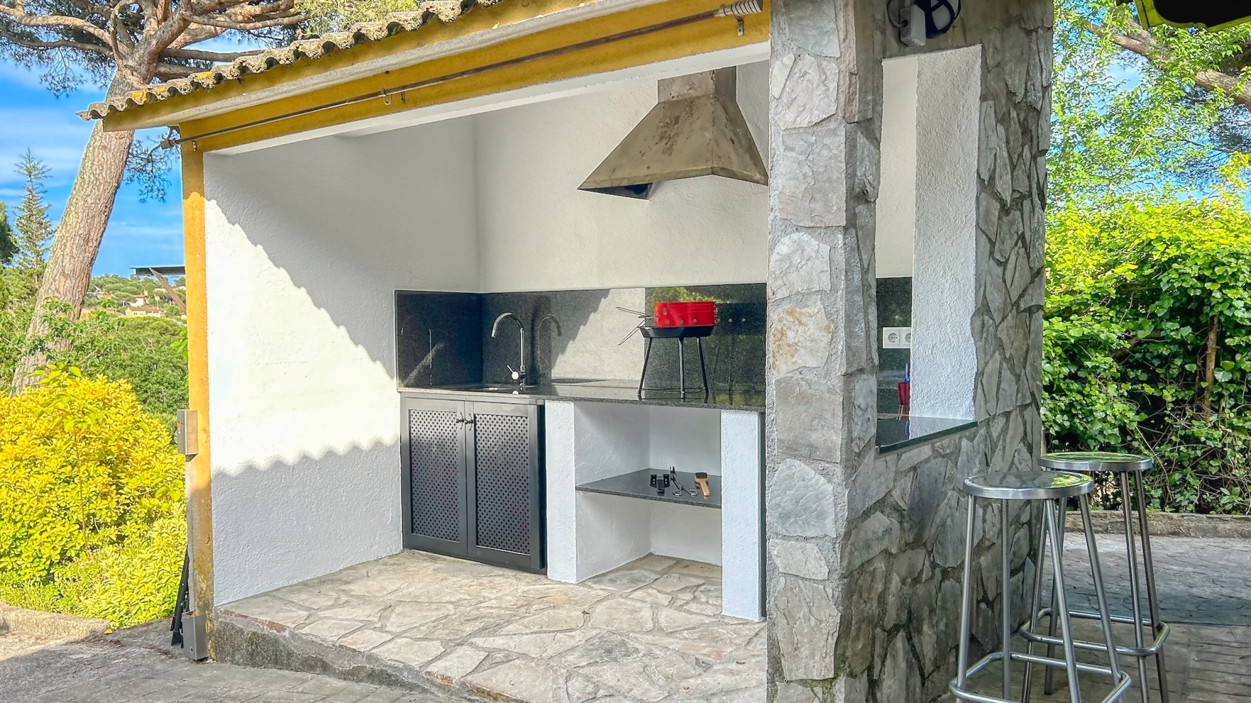 Villas de vacances Costa Brava Espagne - Villa Iako - Espace barbecue